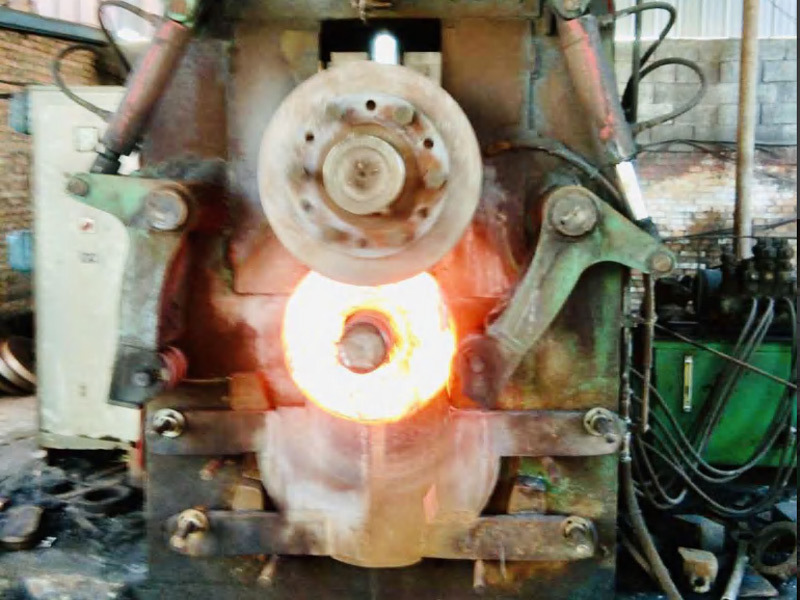 What sizes are available for three-way flanged fittings?
