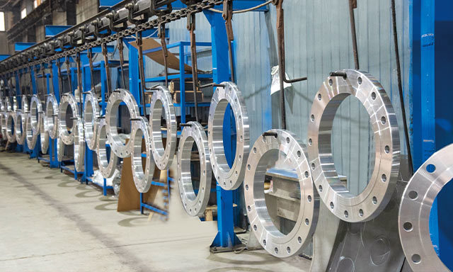 What are the causes of defects in stainless steel forgings?