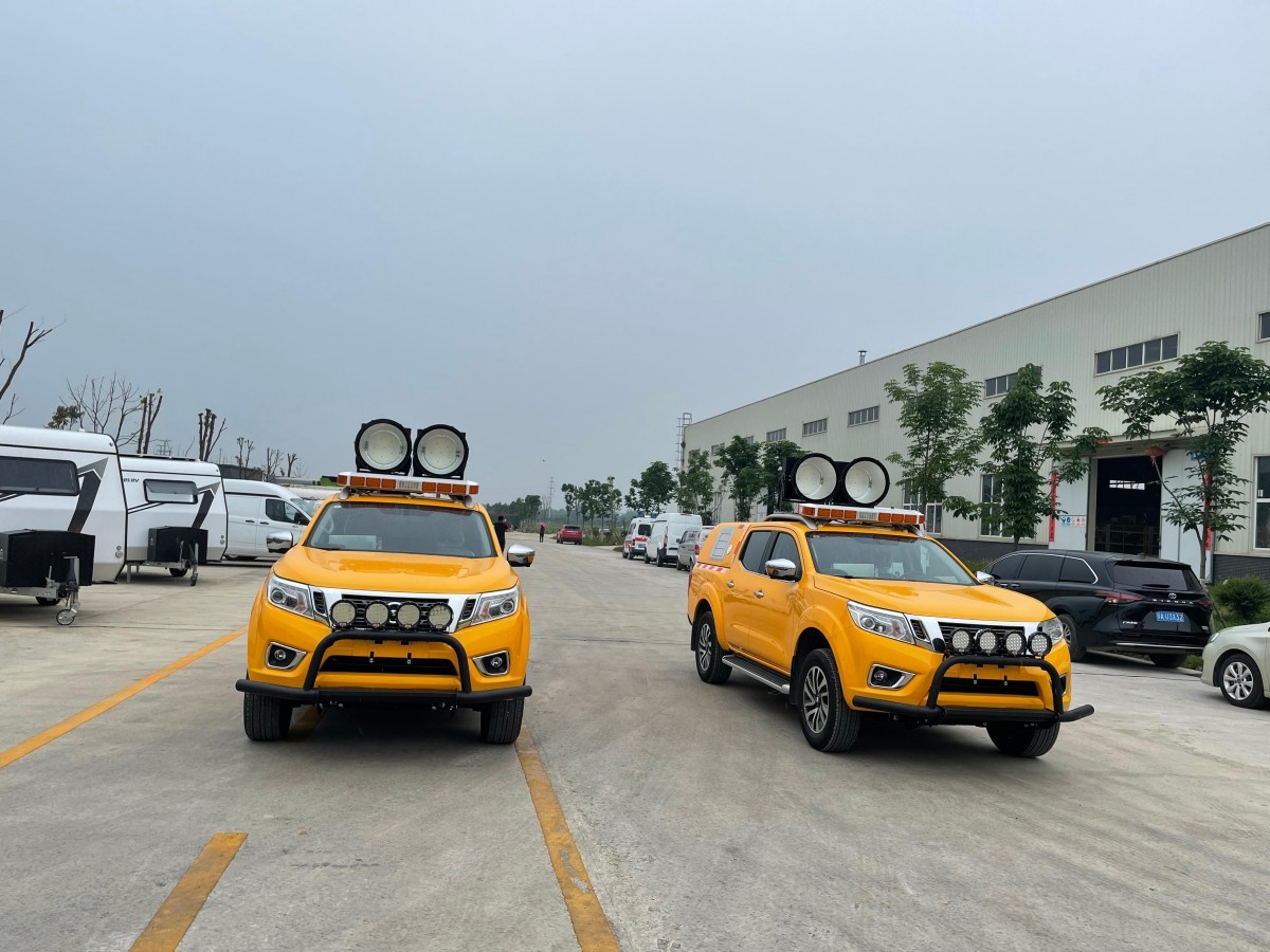 日产纳瓦垃机场巡检车