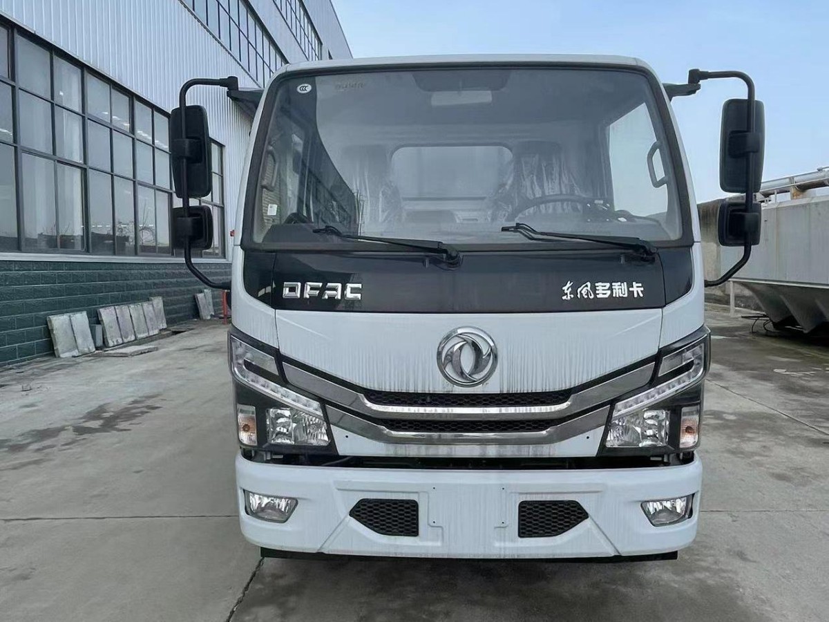7.3吨自装卸式垃圾车