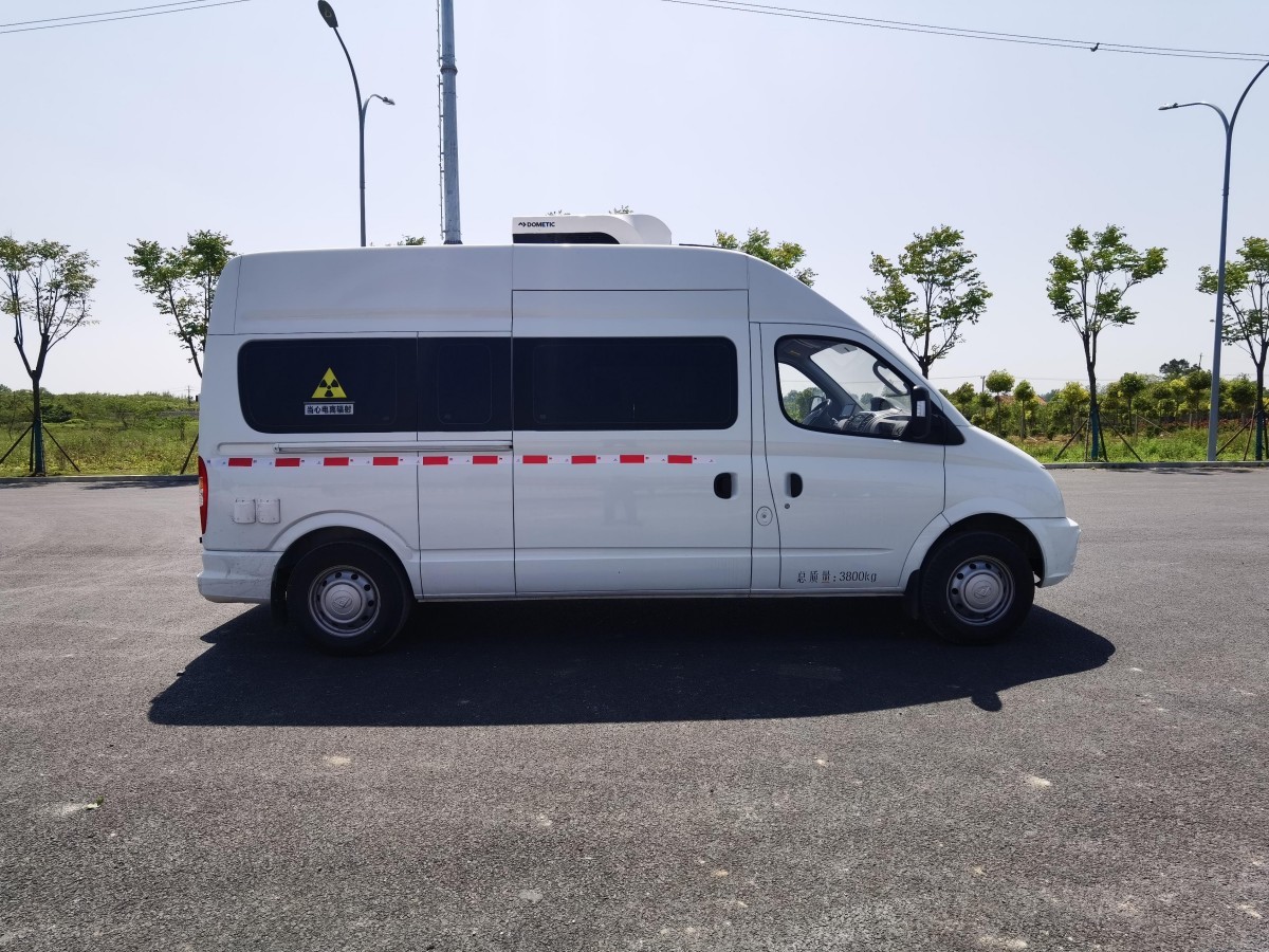 大通6米DR医疗车
