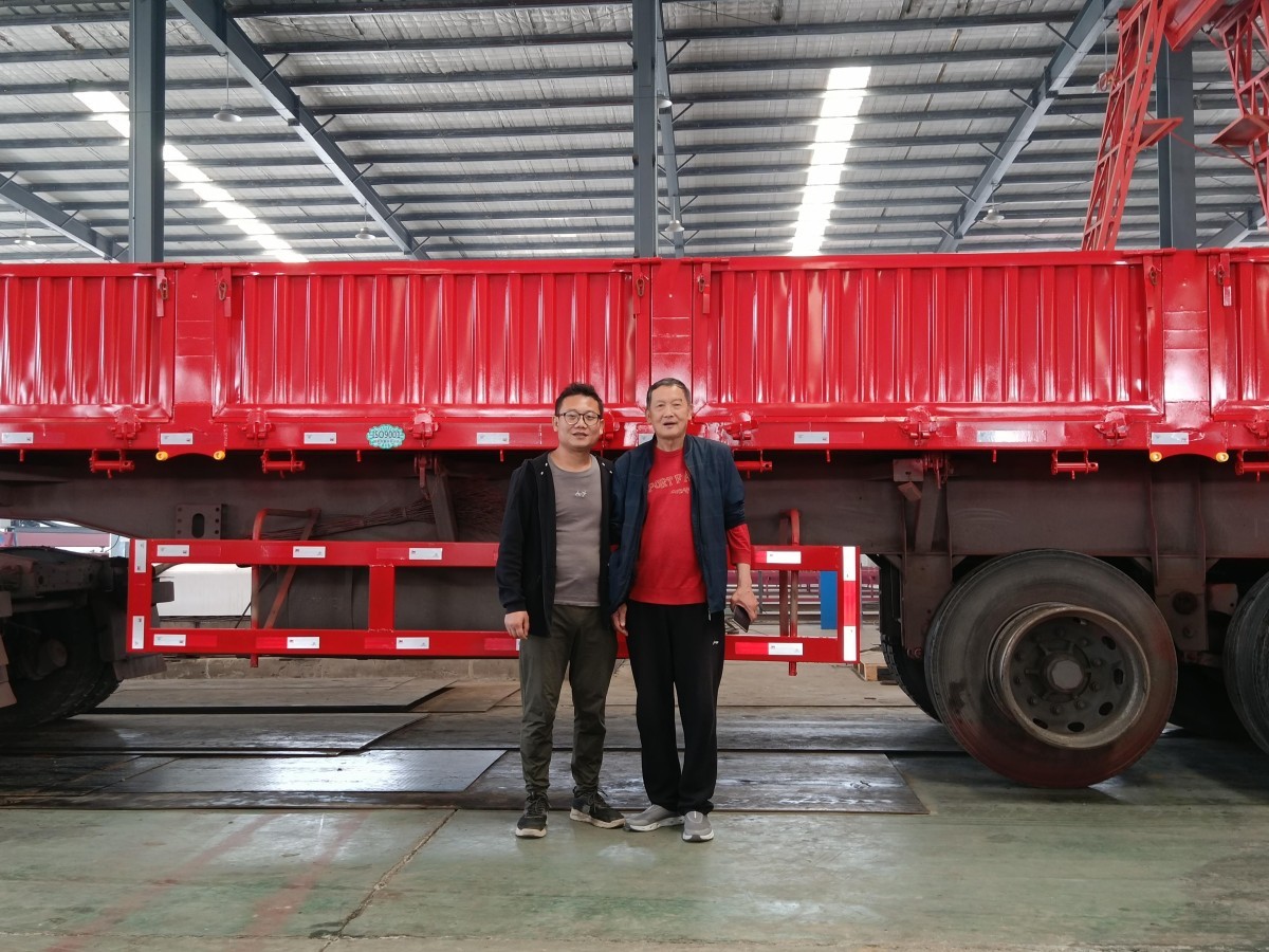 Delivery photos of stainless steel dump semi-trailers Delivery photos of stainless steel dump semi-trailers