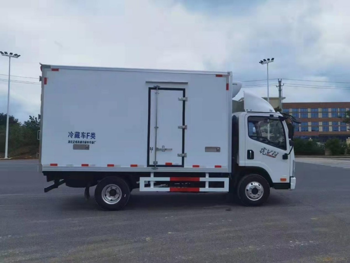 解放虎V-4米冷藏车