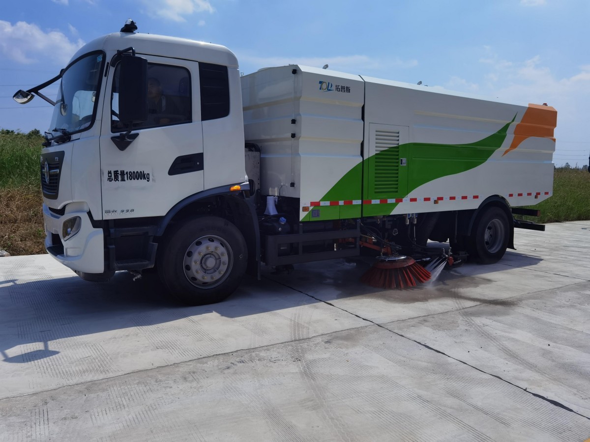 18吨洗扫车