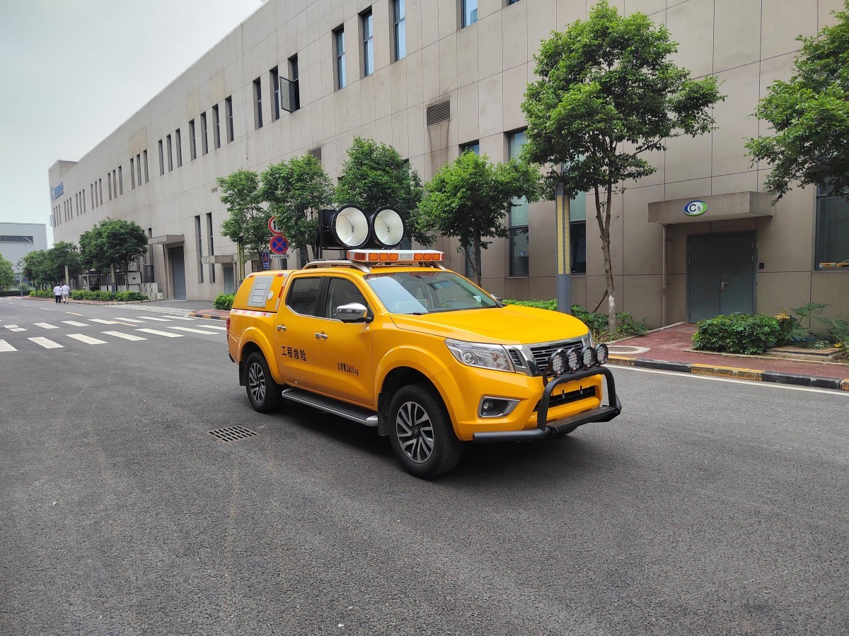 日产纳瓦垃机场巡检车