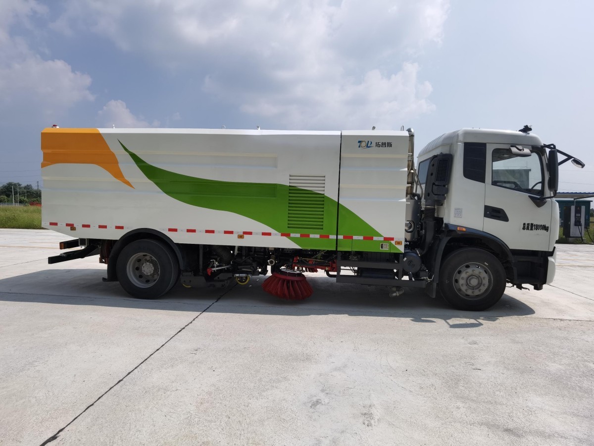 18吨洗扫车