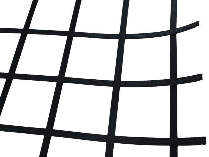 Steel - plastic geogrid