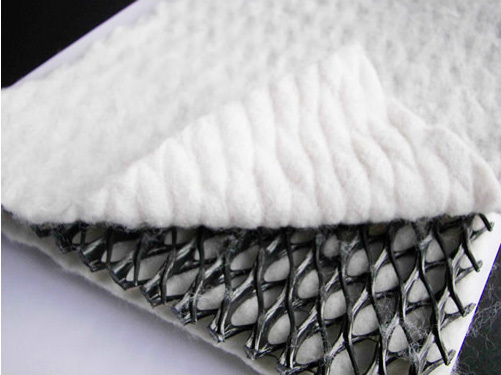 Three - dimensional geocomposite drainage net