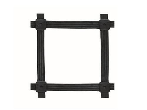 Geogrid with raised nodes