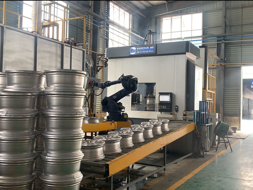 Automated spinning production line for the entire wheel hub