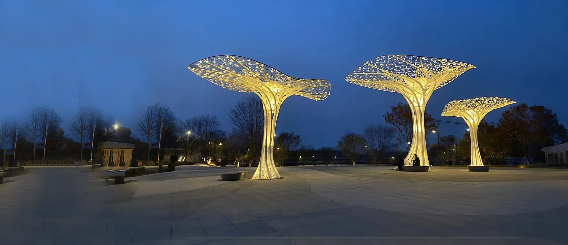 LARGE LANDSCAPE SCULPTURE LAMP