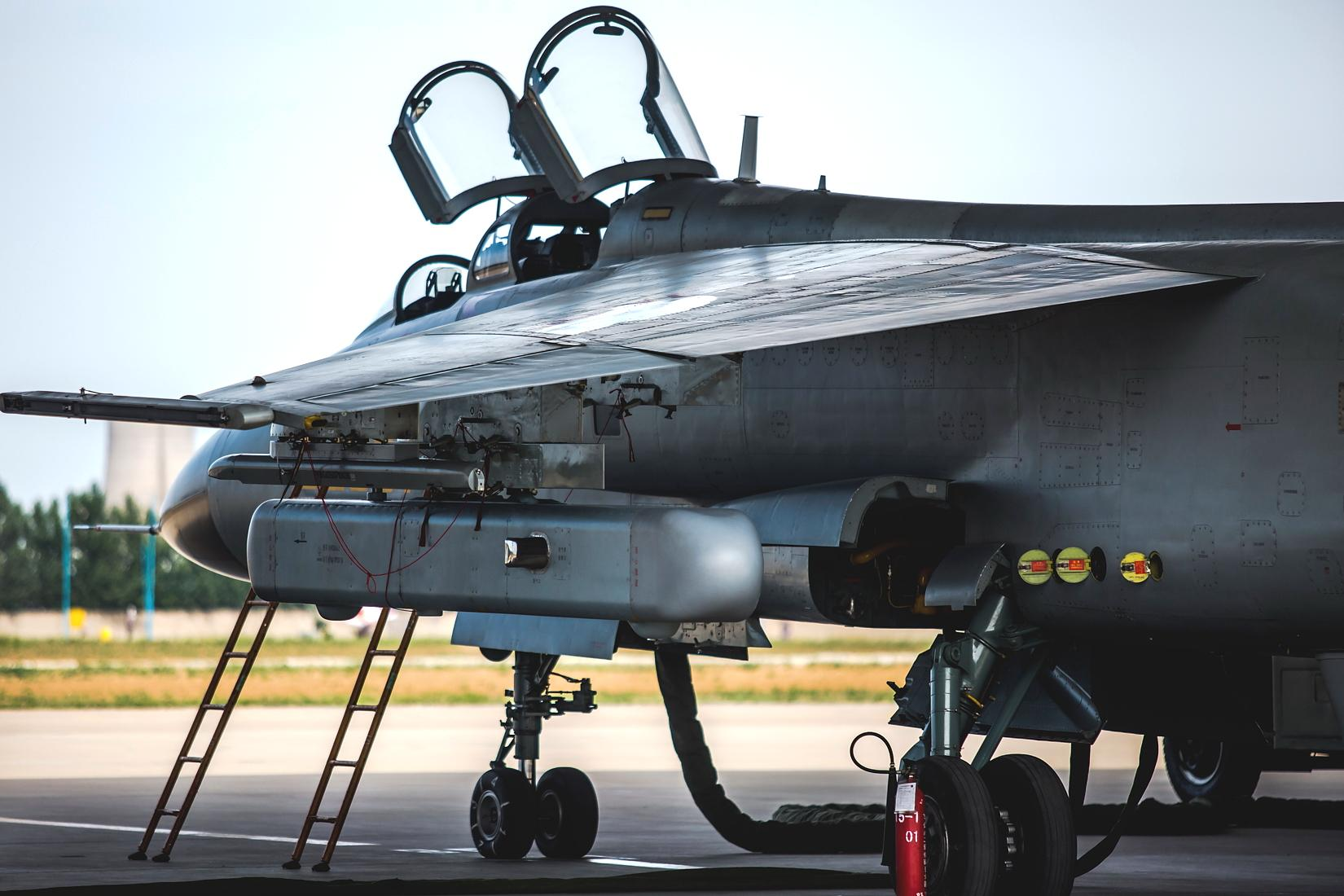 Electronic Warfare Pod Electronic Warfare Pod