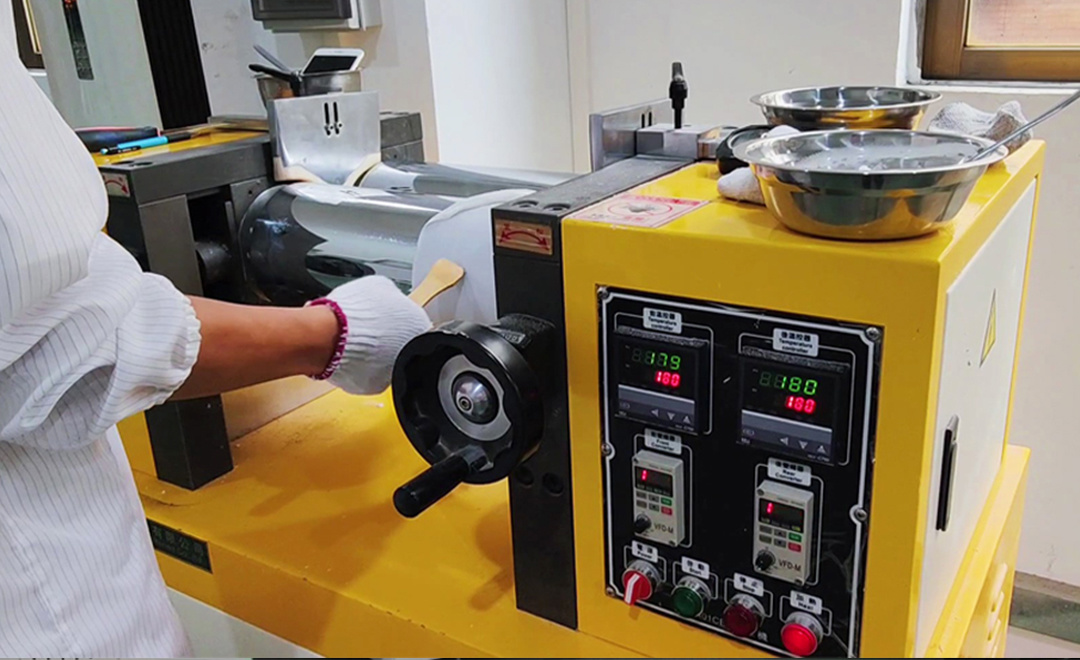 Double-roller stirring experiment