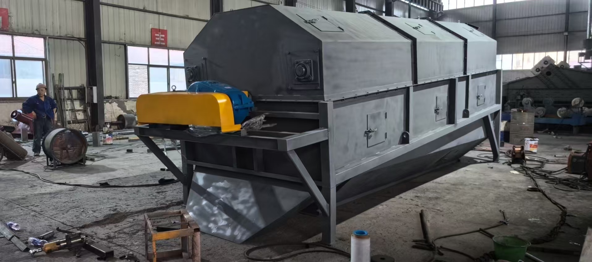 This "zero dust" drum screen has been shipped! Next stop: the customer's efficient production line