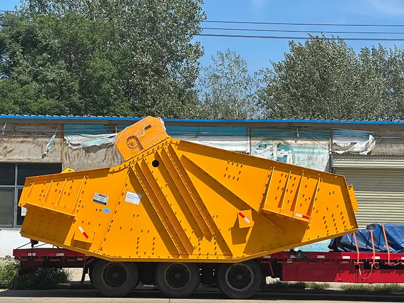 **Revolutionizing Coal Processing: Dispatch of ZHOUCHI Banana-Shaped Vibrating Screens**