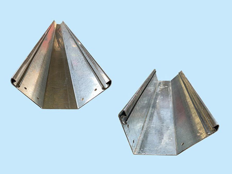 Film greenhouse rain gutter
