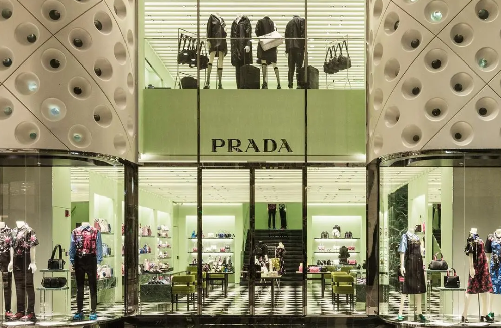 With a profit of 671 million, the footwear and apparel giant delivered results that exceeded expectations!