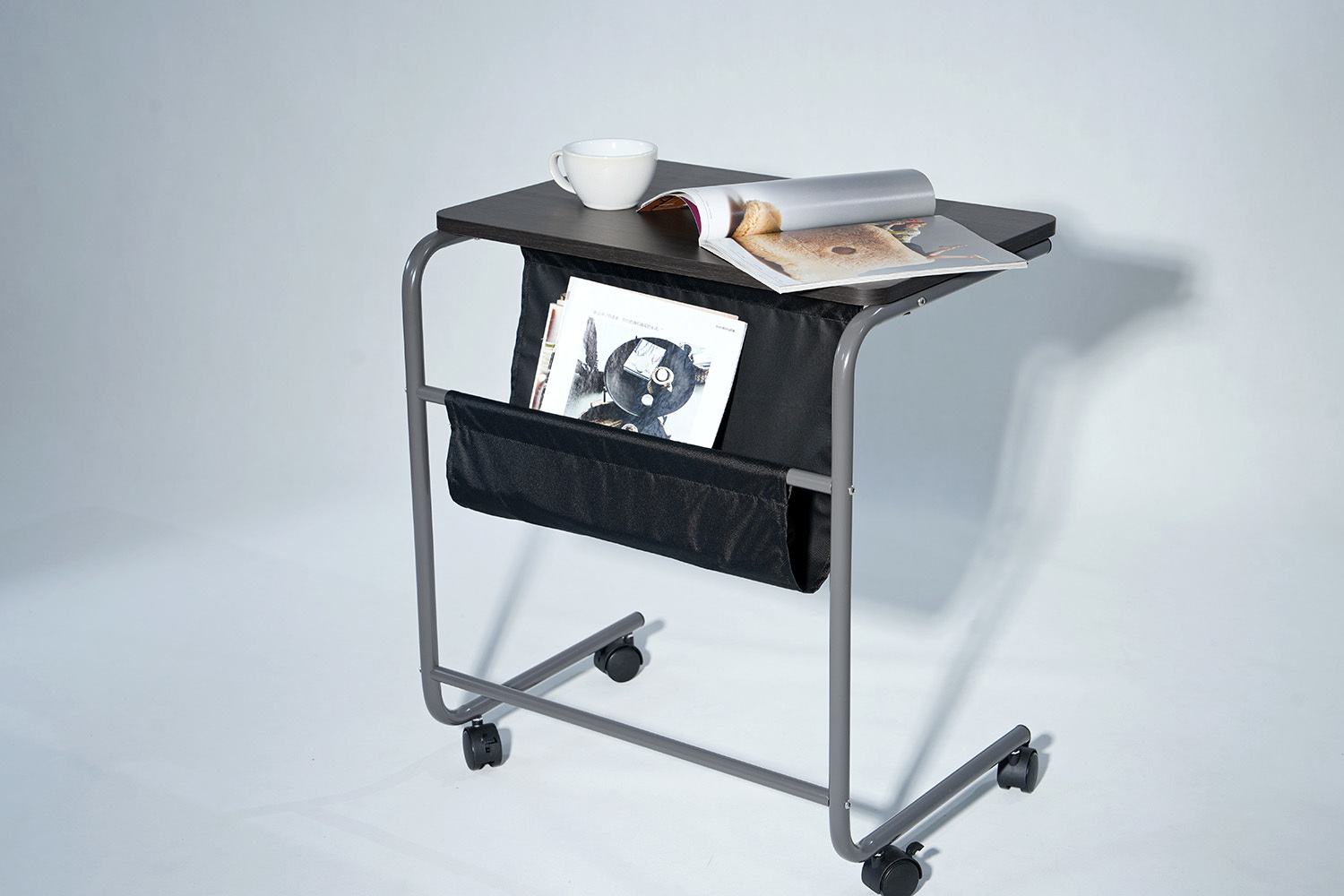 Portable coffee table