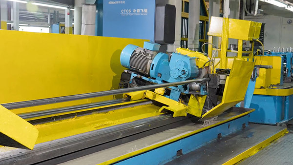 Cold cutting saw cutting