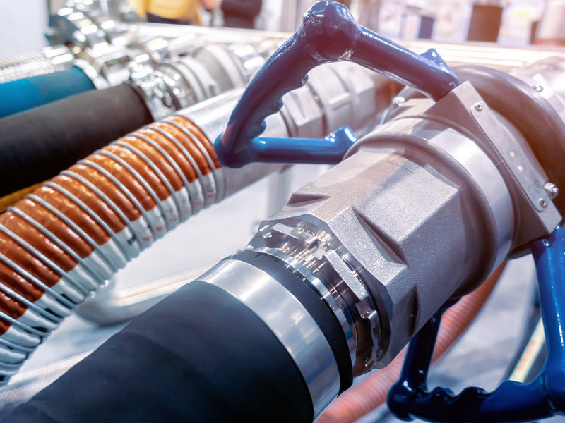 What are the modern application fields of rubber hoses?