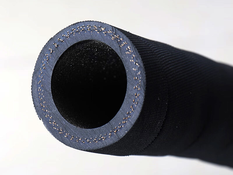 The correct storage of sandblasting pipes