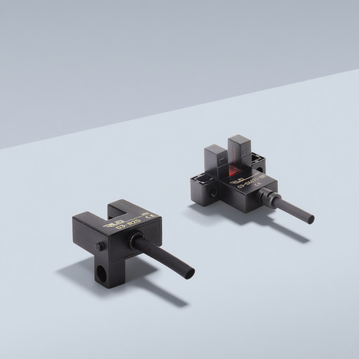 Slot-shaped proximity switch