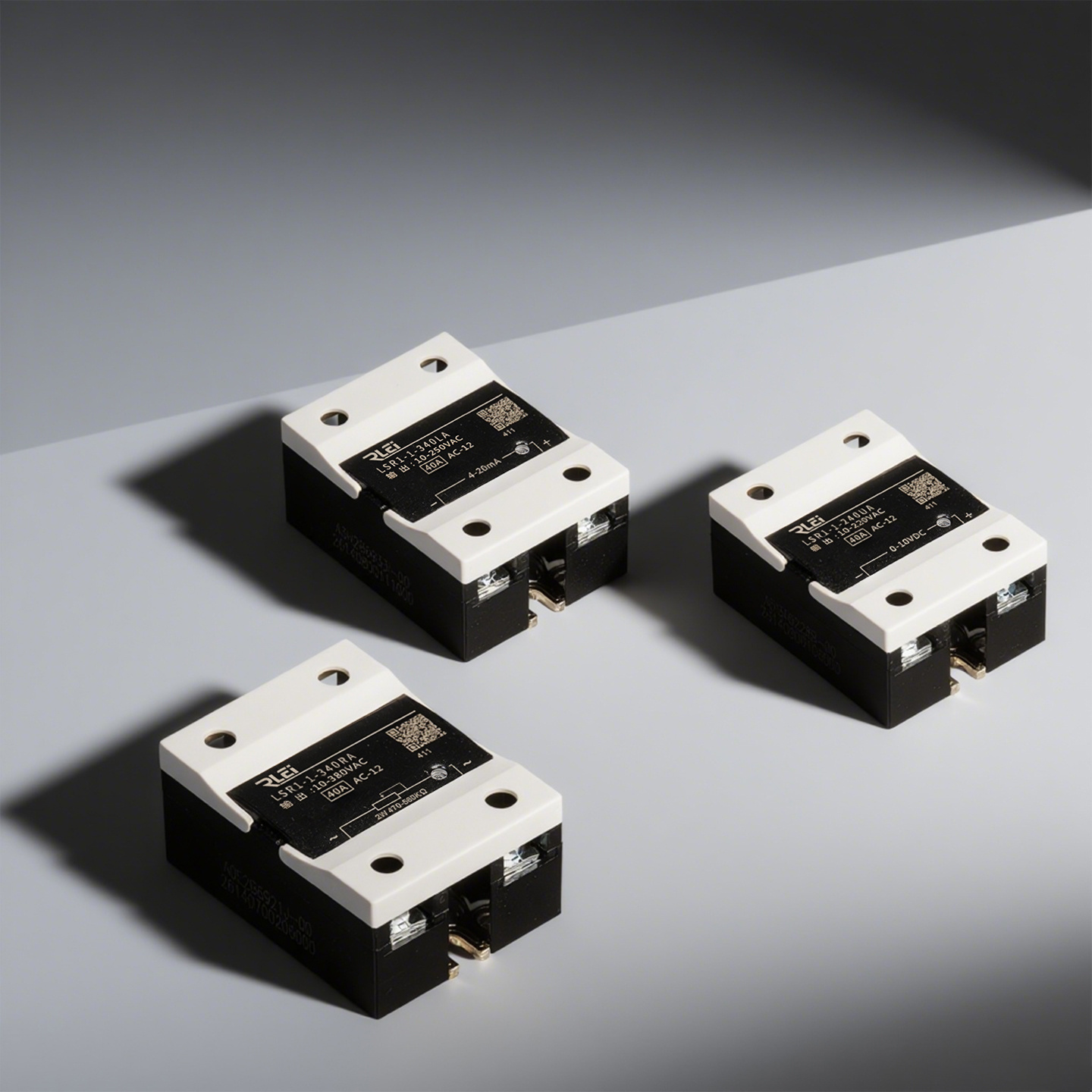 Single-phase voltage regulator