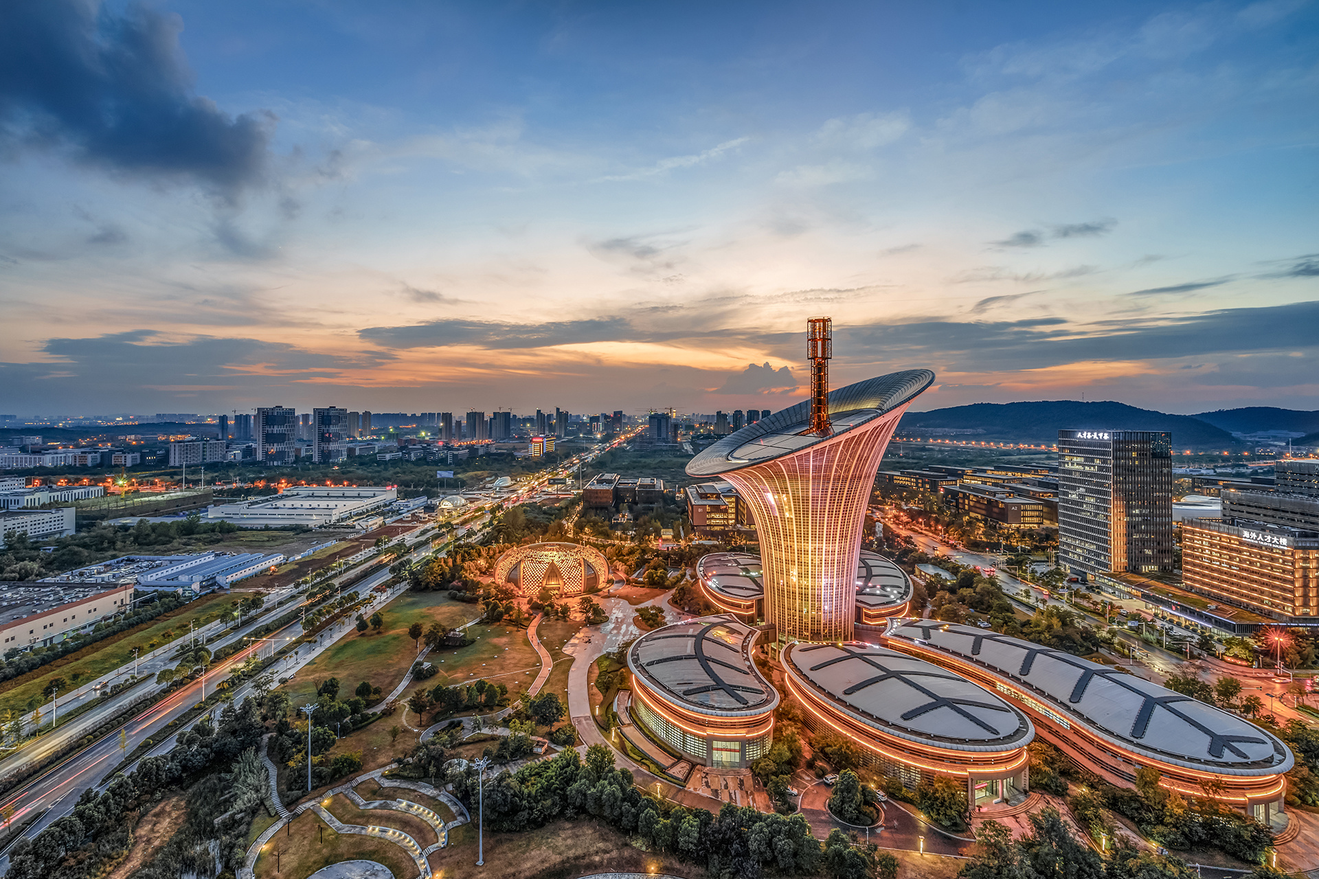 武汉华为研发中心- Huawei R&D Center· WuHan720565881624592397.jpg