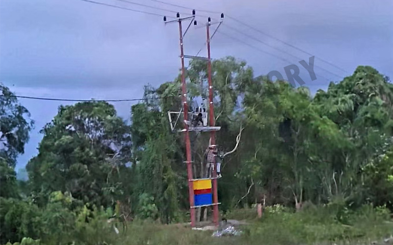 MOZAMBIQUE / Pole Metal Fitting