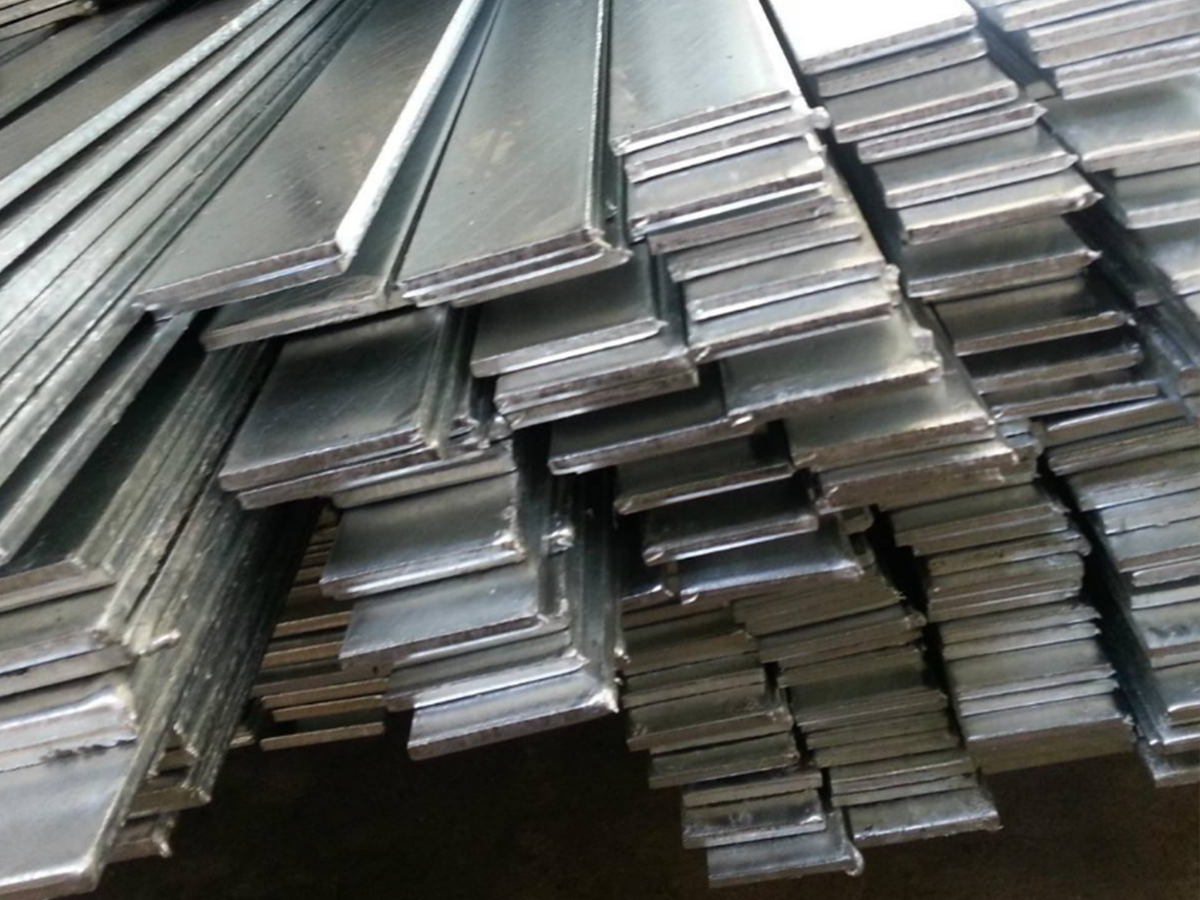 Zinc-coated flat steel