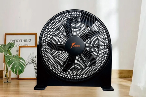  ¡Enfríate al instante! ¡Este ventilador eléctrico te permite despedirte del clima cálido y húmedo y disfrutar de la brisa veraniega! 