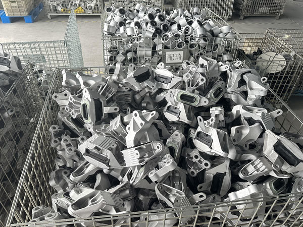 Engine bracket product features