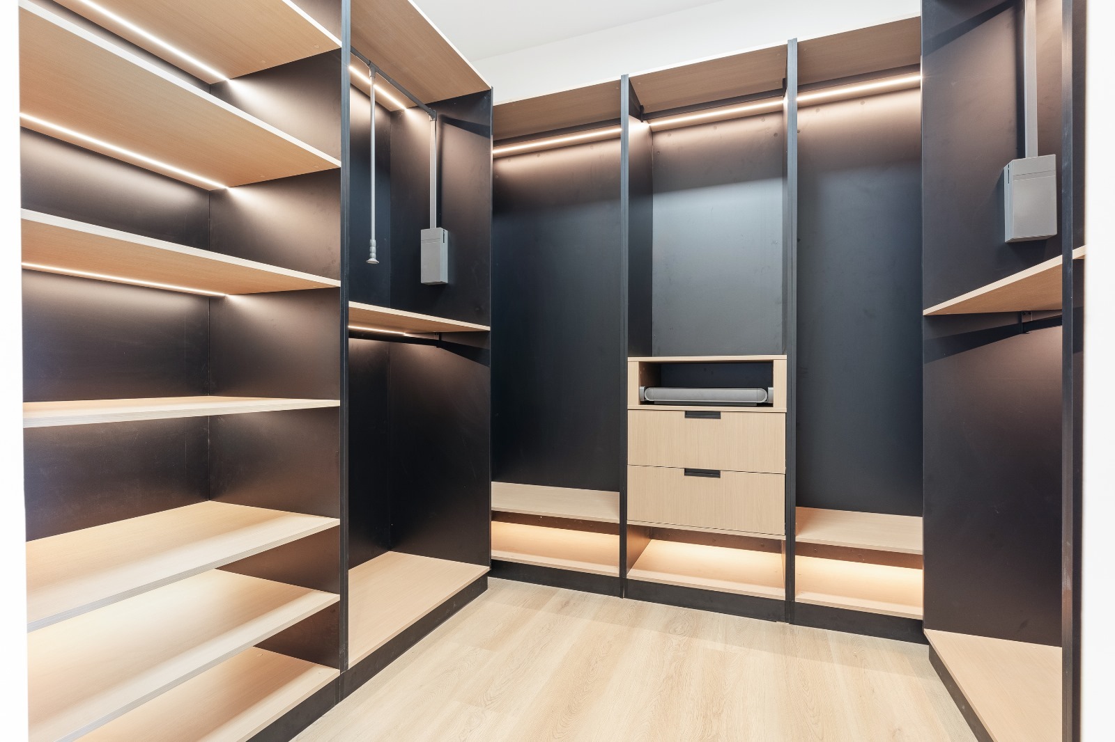 "Exclusive High-End Customization for Full-House Projects in Aruba, South America" "Exclusive High-End Customization for Full-House Projects in Aruba, South America"