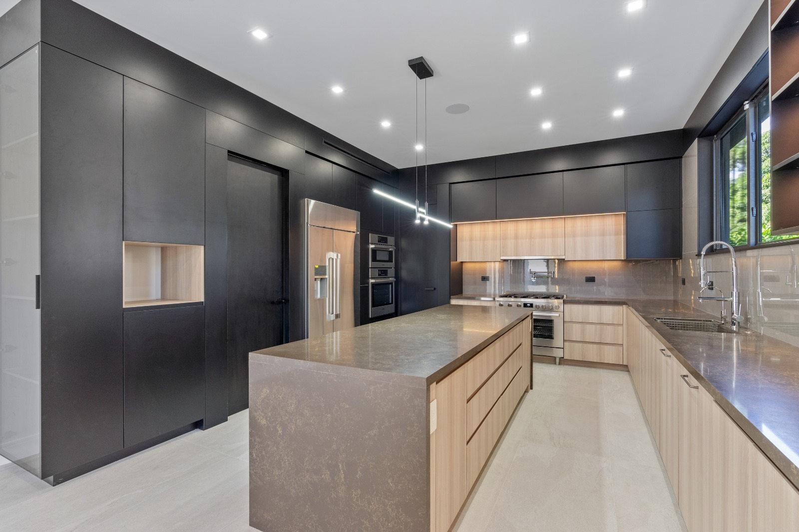 "Exclusive High-End Customization for Full-House Projects in Aruba, South America" "Exclusive High-End Customization for Full-House Projects in Aruba, South America"