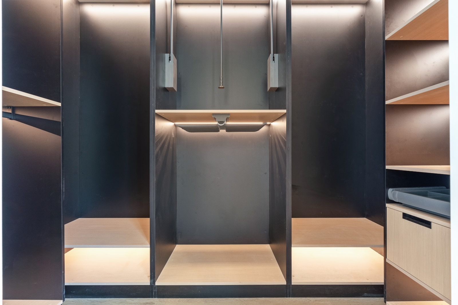 "Exclusive High-End Customization for Full-House Projects in Aruba, South America" "Exclusive High-End Customization for Full-House Projects in Aruba, South America"