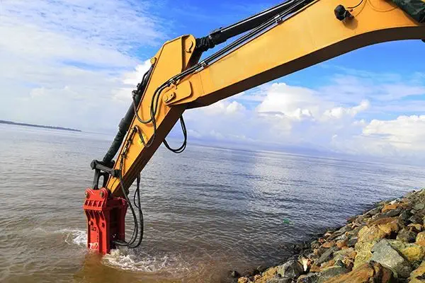 Excellent Application of Hydraulic Hammer - Underwater Construction by Road and Bridge Company