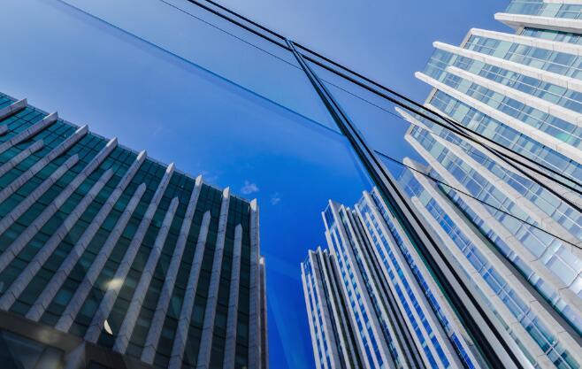 Which is better, self-lifting scaffolding or traditional scaffolding?