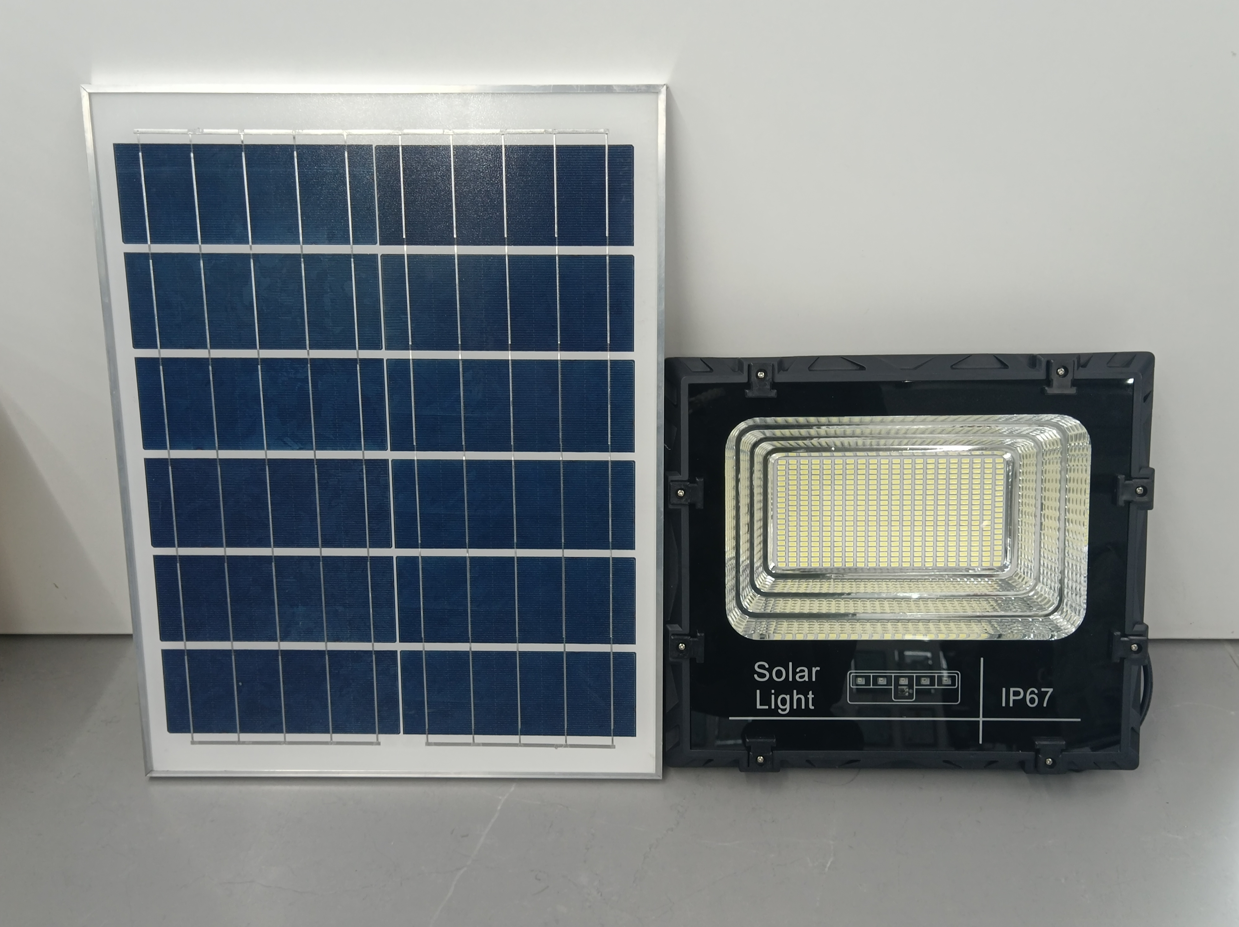 分体式太阳能卡扣聚宝盆投光灯 分体式太阳能卡扣聚宝盆投光灯