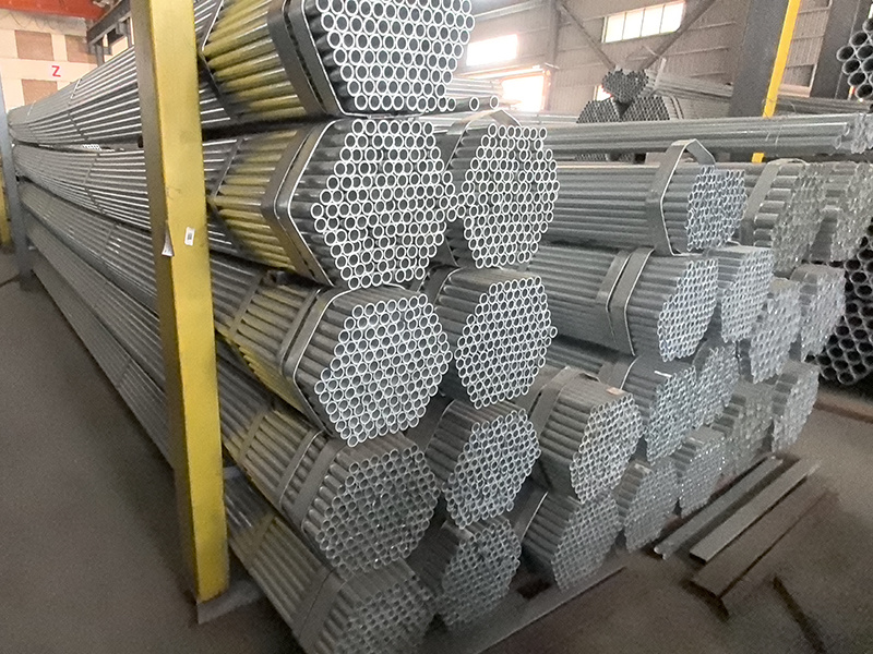 Galvanized seamless pipe