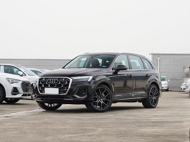 奥迪Q7 2025款 55 TFSl four S line尊贵型