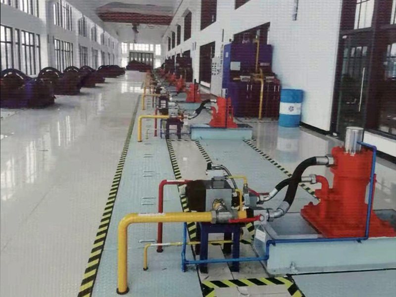 安裝在潁上縣八里河站閘工程中液壓啟閉機