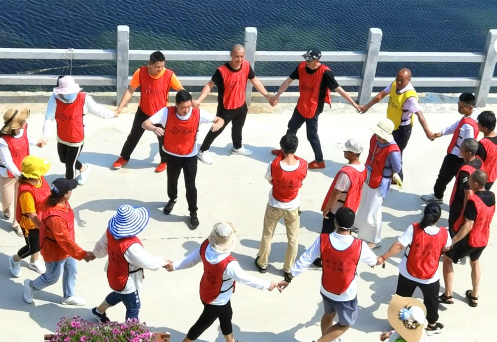 Outdoor team building activities