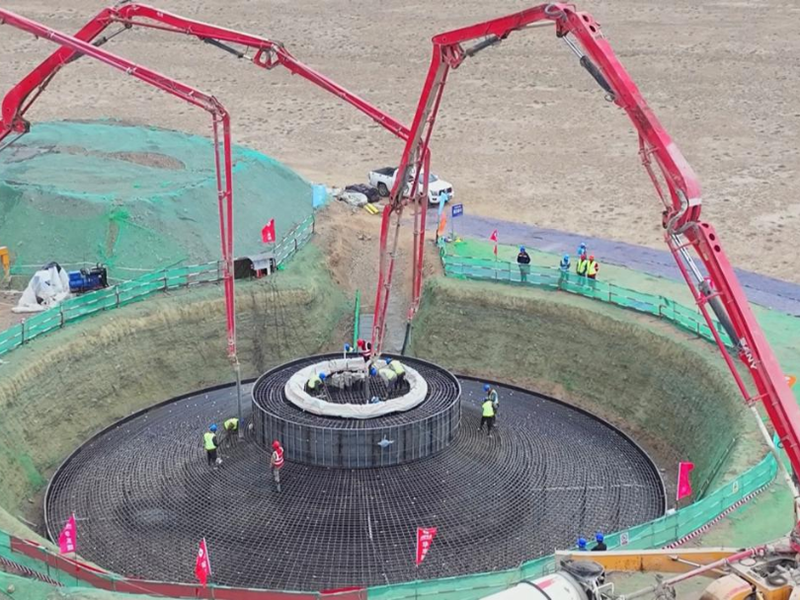 Large equipment foundation pouring Large equipment foundation pouring
