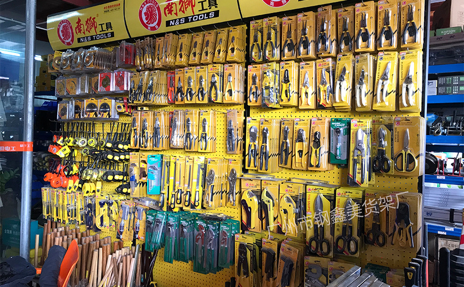 Case study of hardware tool display rack