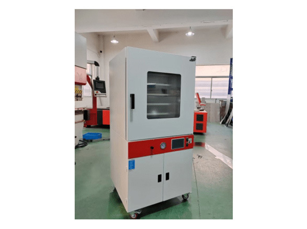 Why does the vacuum drying oven first evacuate the air and then heat it up for drying?