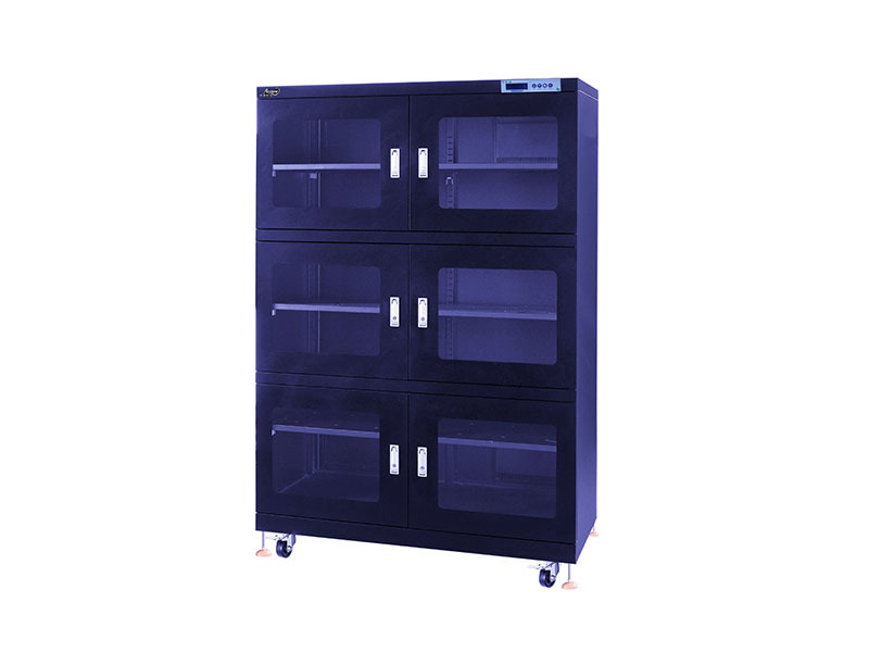 Ultra-low humidity rapid dehumidification moisture-proof box