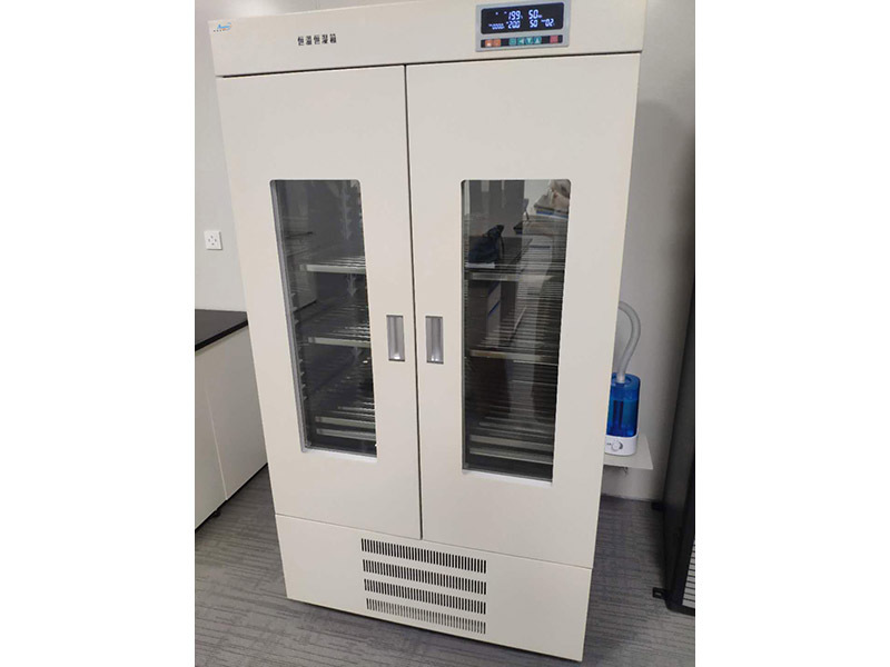 Temperature and humidity controlled storage box