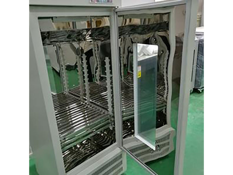Constant temperature and humidity storage cabinet
