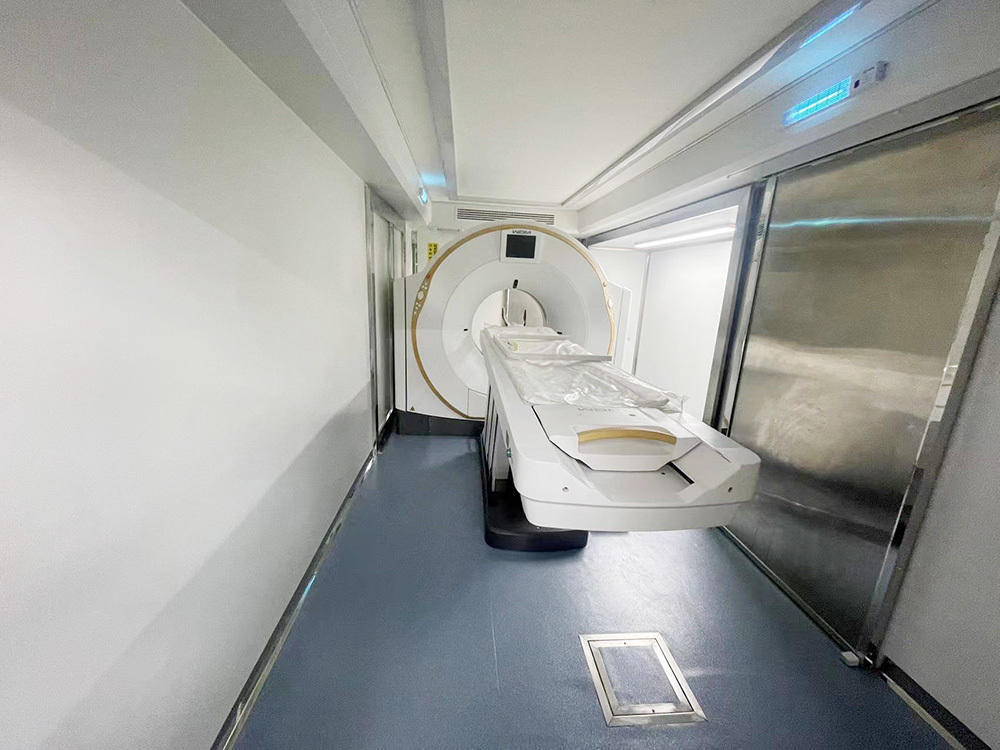 Detailed image of CT medical vehicle Detailed image of CT medical vehicle