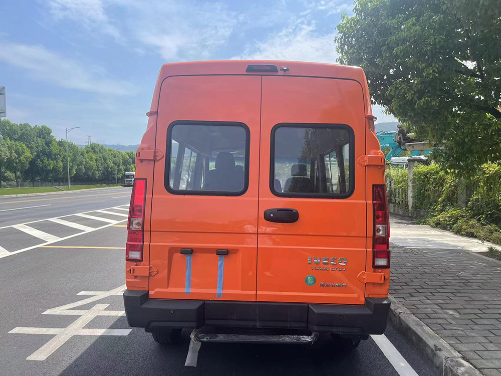 Detailed images of the IVECO troop carrier Detailed images of the IVECO troop carrier